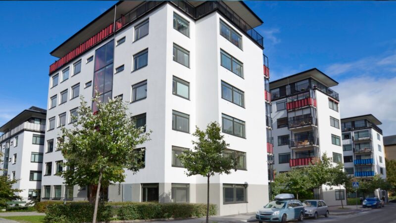 Lifestyle and Apartments Under Capitalism