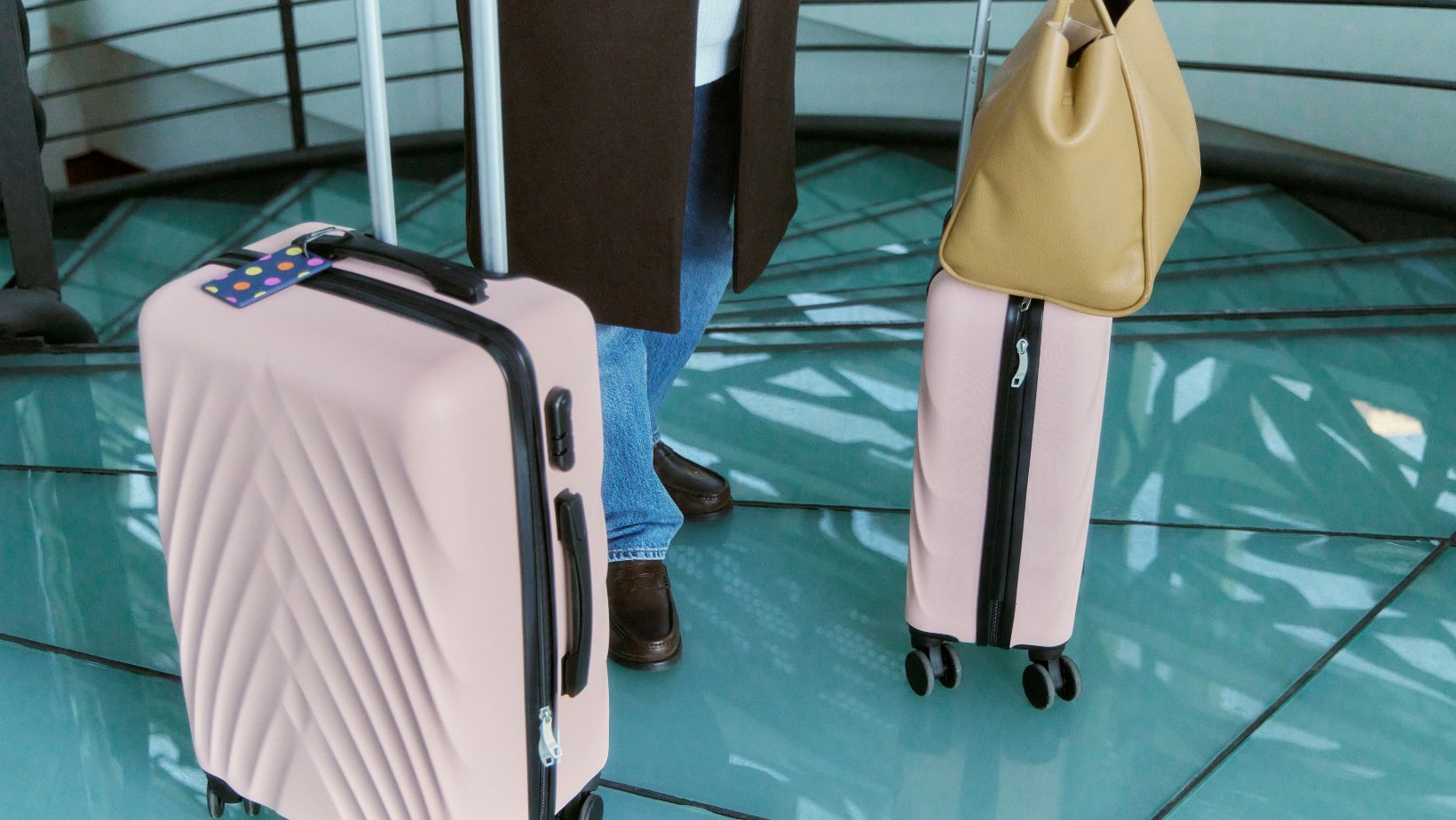 5 Travel Tips and Modern Accessories for Campers and Outdoor Enthusiasts