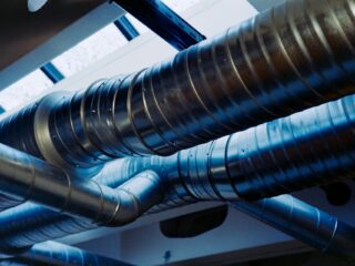 How do HVAC Contractors Evaluate Equipment Aging Versus Actual Performance?